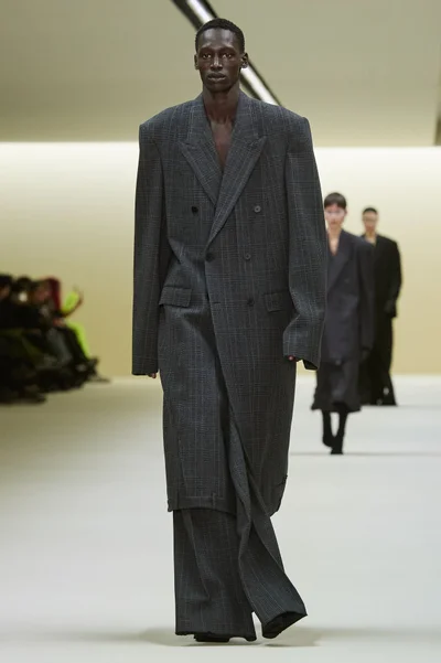Look 8